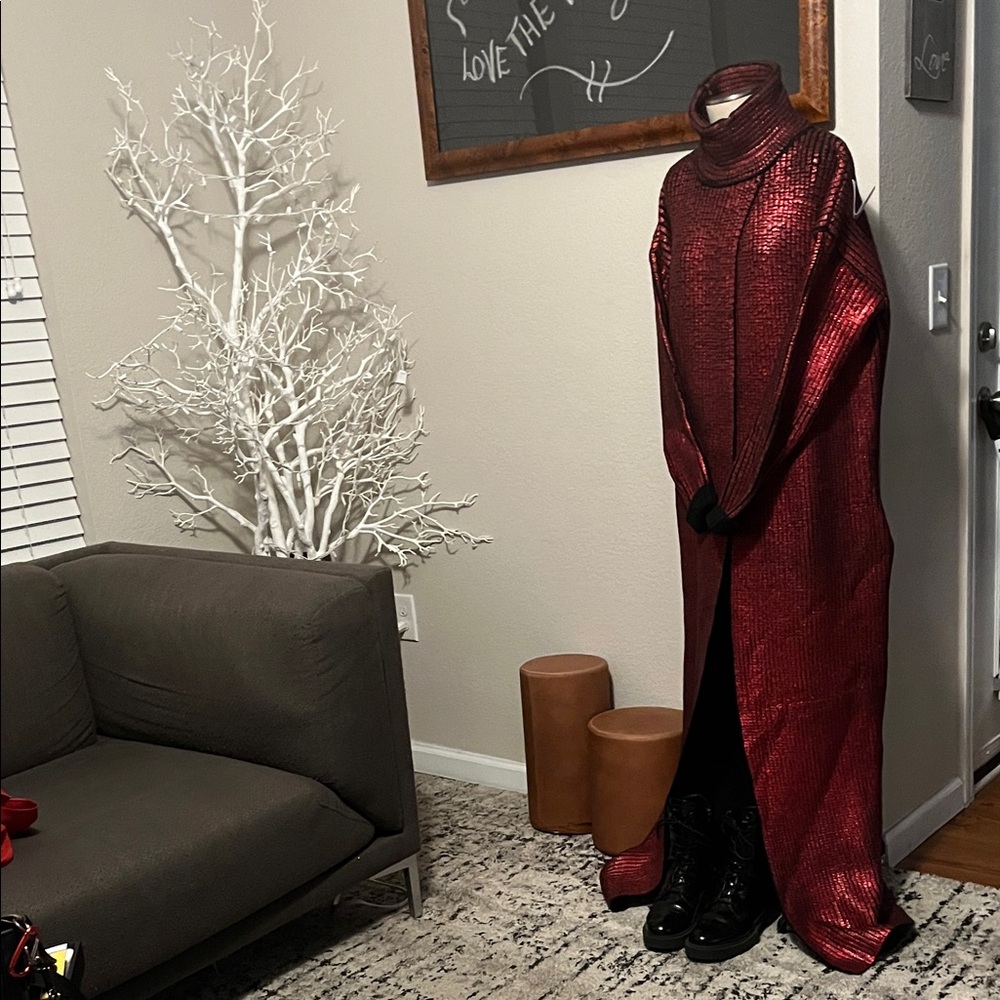 Elegant Red Mock Neck Floor Length Top w/ Side Pockets - Picture 2 of 9